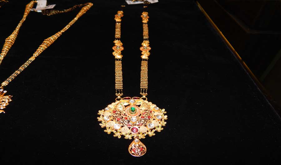 Best designer collection of gold mangalsutra jewellery in Bhiwandi, Thane and Mumbai