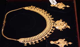 Best designer collection of gold necklace jewellery in Bhiwandi, Thane and Mumbai