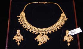 Best designer collection of gold necklace jewellery in Bhiwandi, Thane and Mumbai