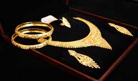 Best designer collection of gold necklace jewellery in Bhiwandi, Thane and Mumbai
