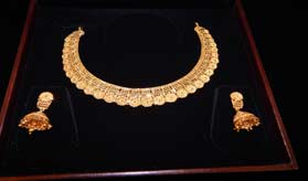Best designer collection of gold necklace jewellery in Bhiwandi, Thane and Mumbai