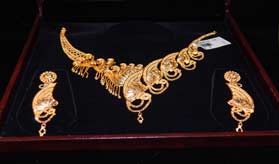 Best designer collection of gold necklace jewellery in Bhiwandi, Thane and Mumbai