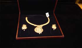 Best designer collection of gold necklace jewellery in Bhiwandi, Thane and Mumbai