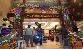 Best designer collection of gold jewellery in Bhiwandi, Thane and Mumbai